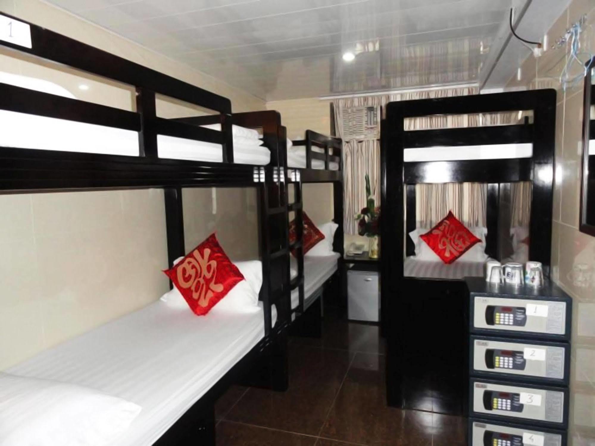 Budget Hostel Block D 10Th Floor Хонконг Екстериор снимка