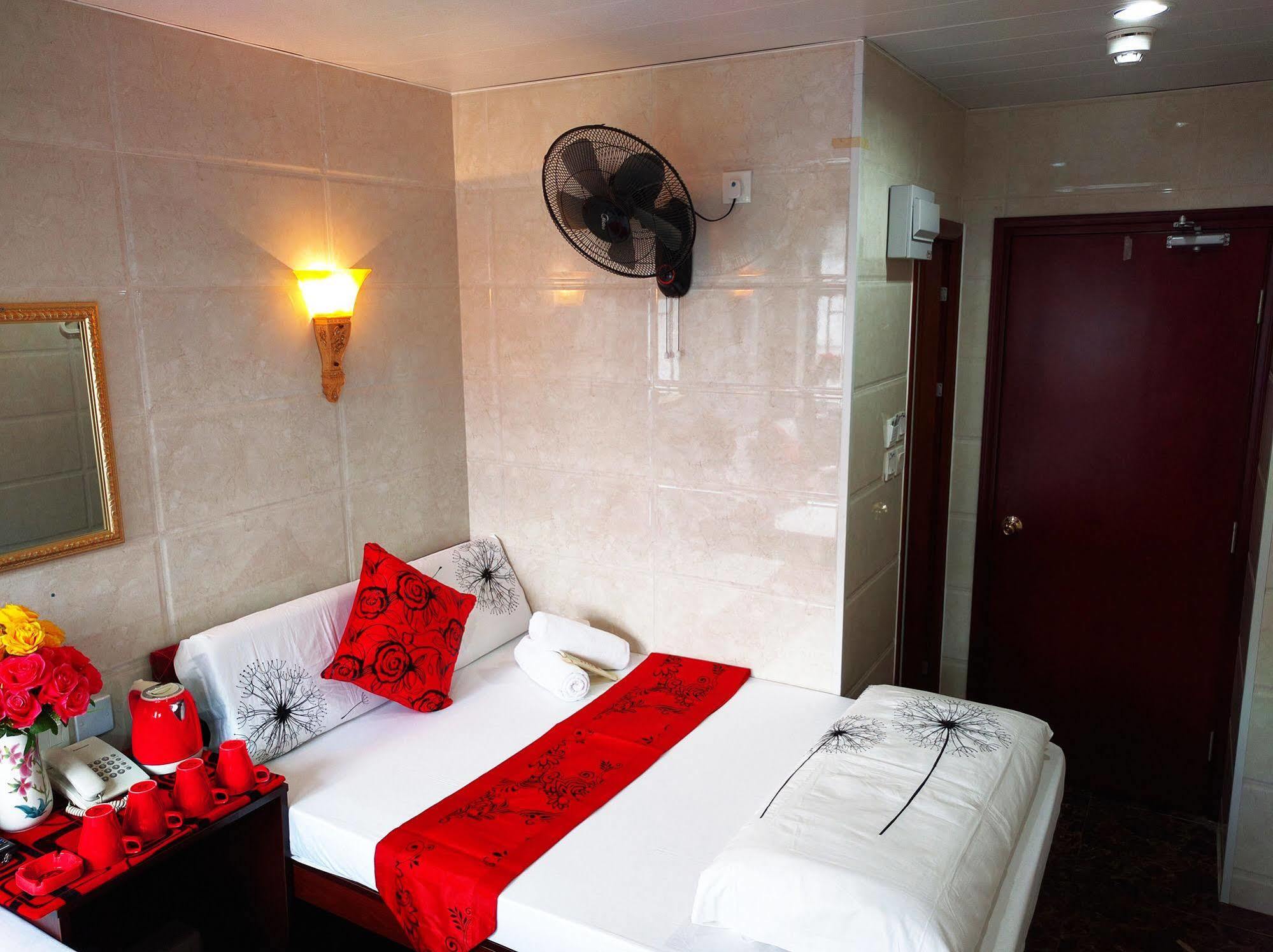 Budget Hostel Block D 10Th Floor Хонконг Екстериор снимка
